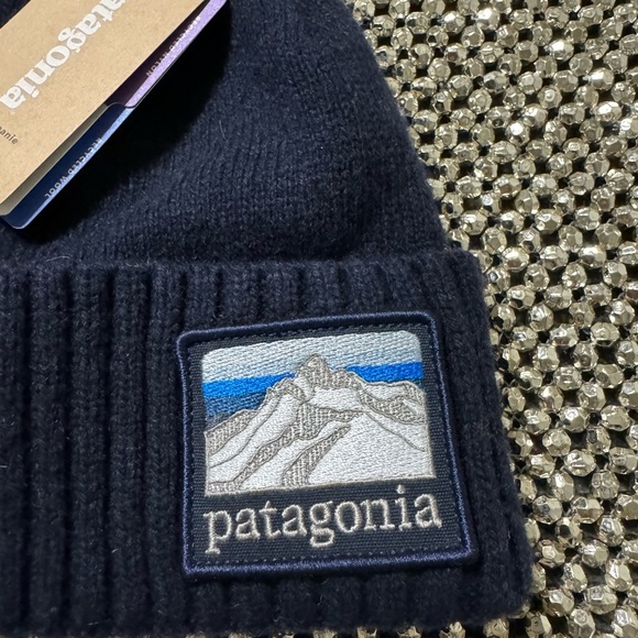 NWT Men’s Patagonia Brodeo Beanie 

Classic Navy - Picture 2 of 3